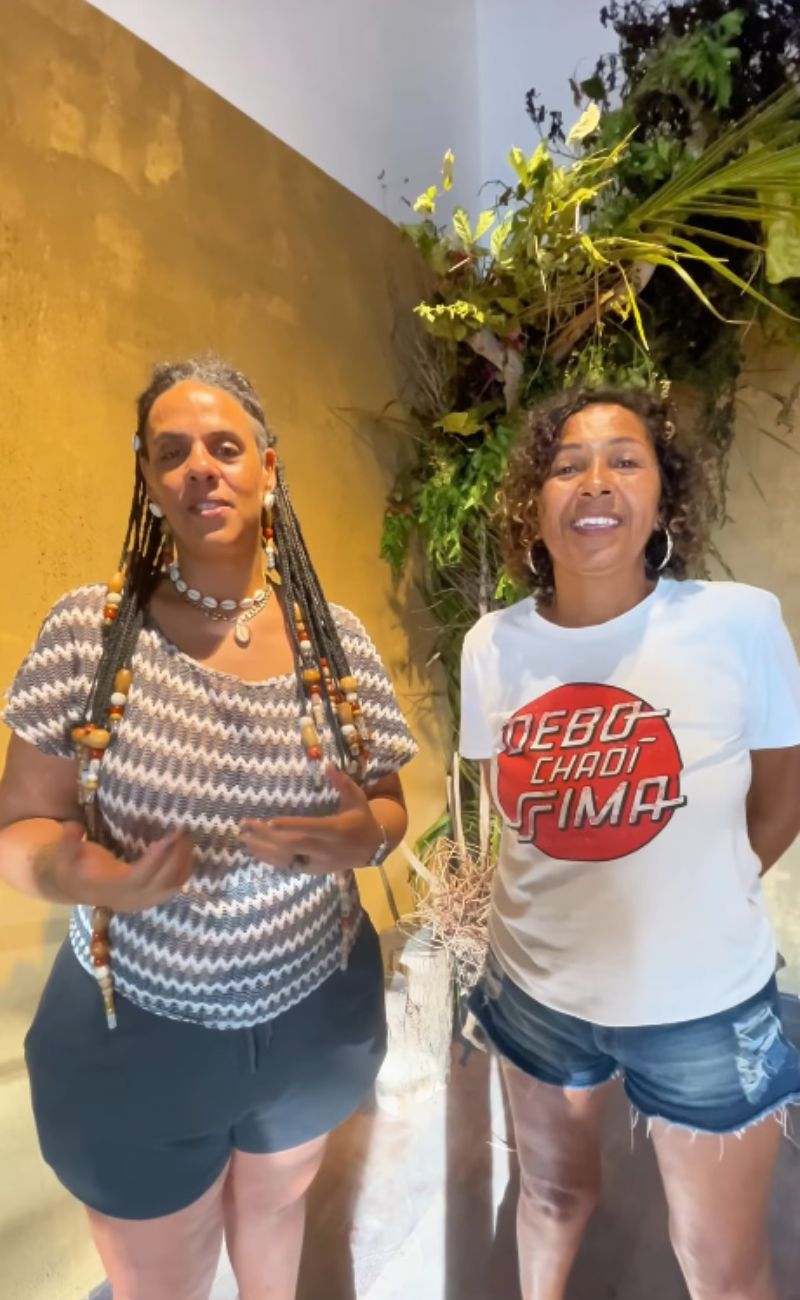 madre e figlia casa vetro