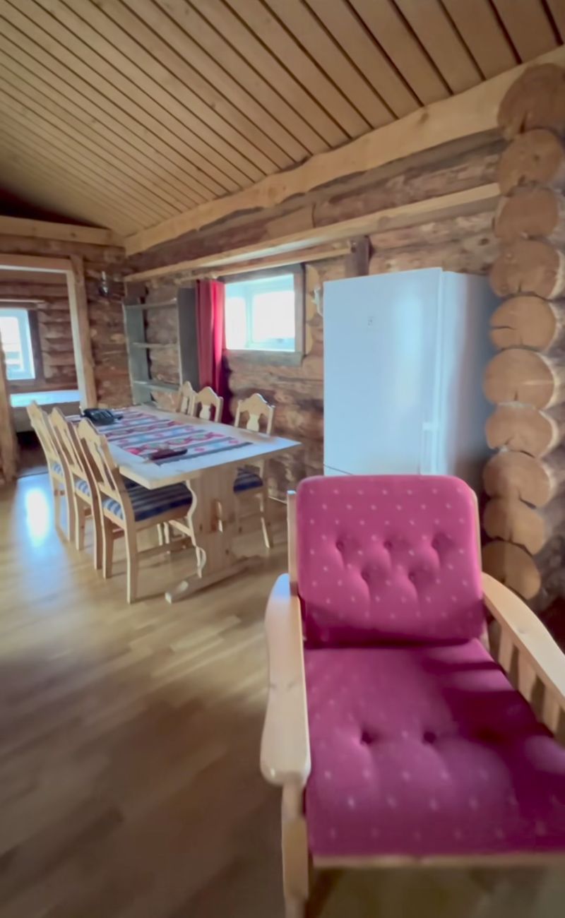 L'interno della casa comprata da Giulia al Polo Nord.