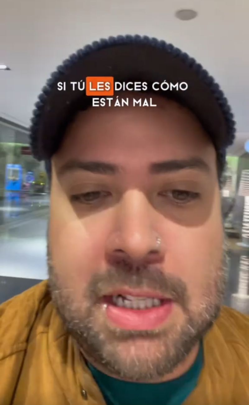Secondo il content creator colombiano, molti italiani rispondono spesso: "Male" alla domanda: "Come stai?".