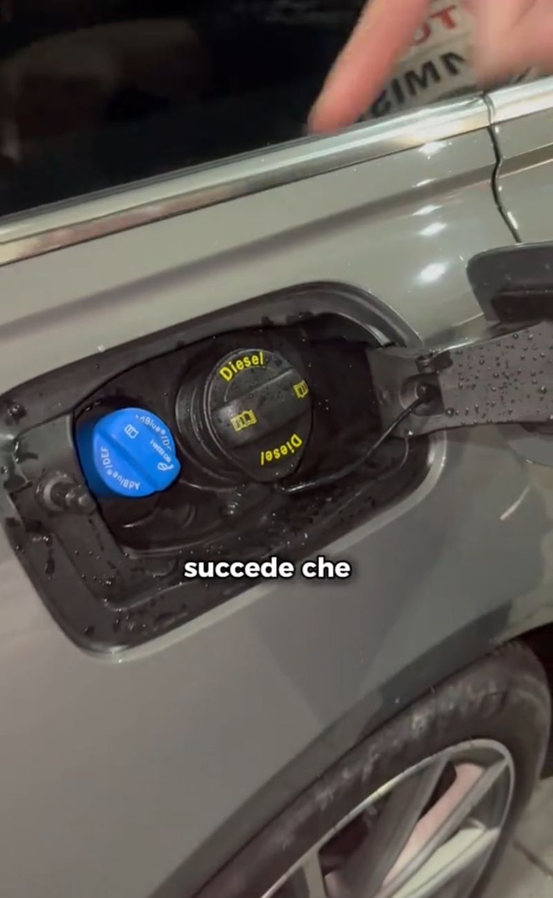 Mettere benzina in un motore diesel ha conseguenze più gravi rispetto a mettere diesel in un motore a benzina.