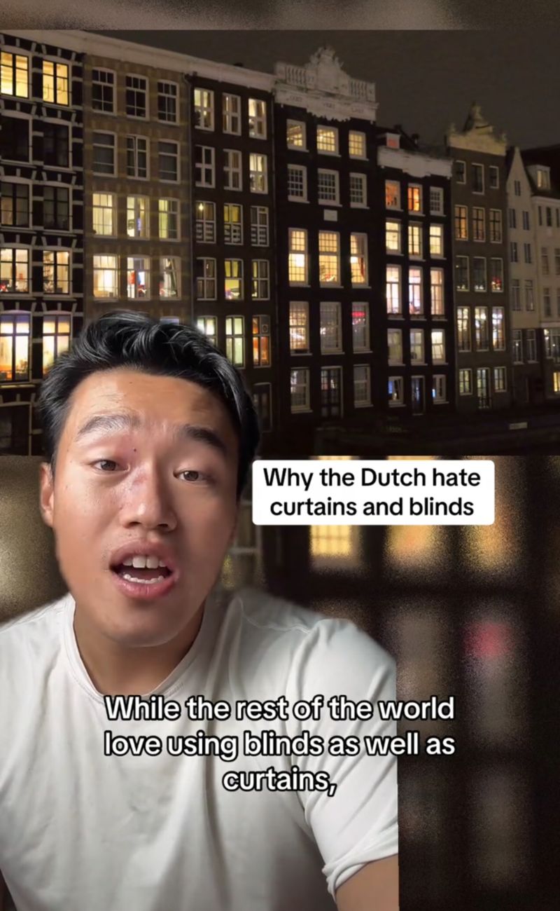 In molte città olandesi, le finestre non hanno nulla a coprirle 24 ore su 24