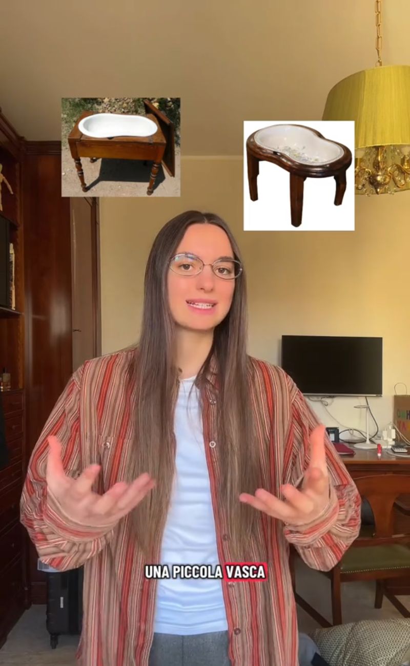 Questi erano i primi bidet della storia, non collegati alla rete idraulica e usati molto più in camera da letto che in bagno.