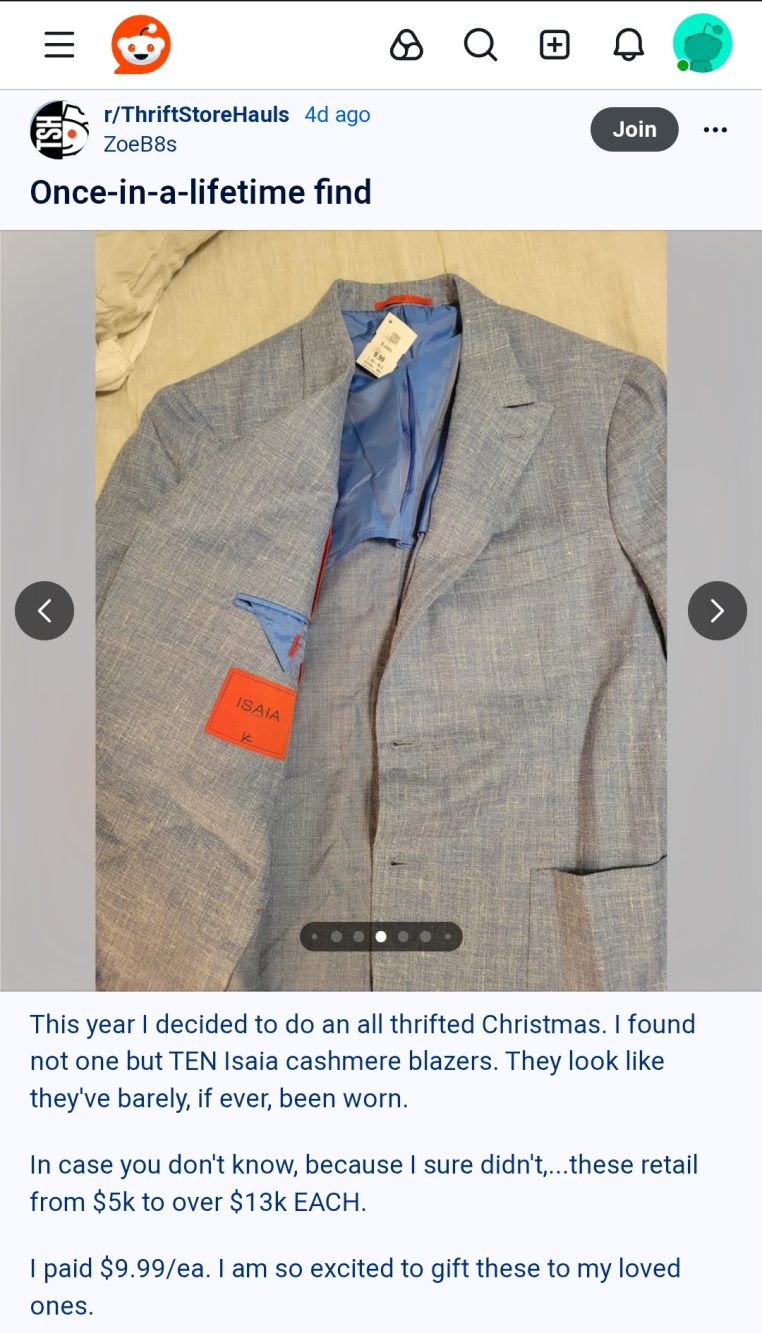 Una delle tante giacche usate comprate dall'utente Reddit.