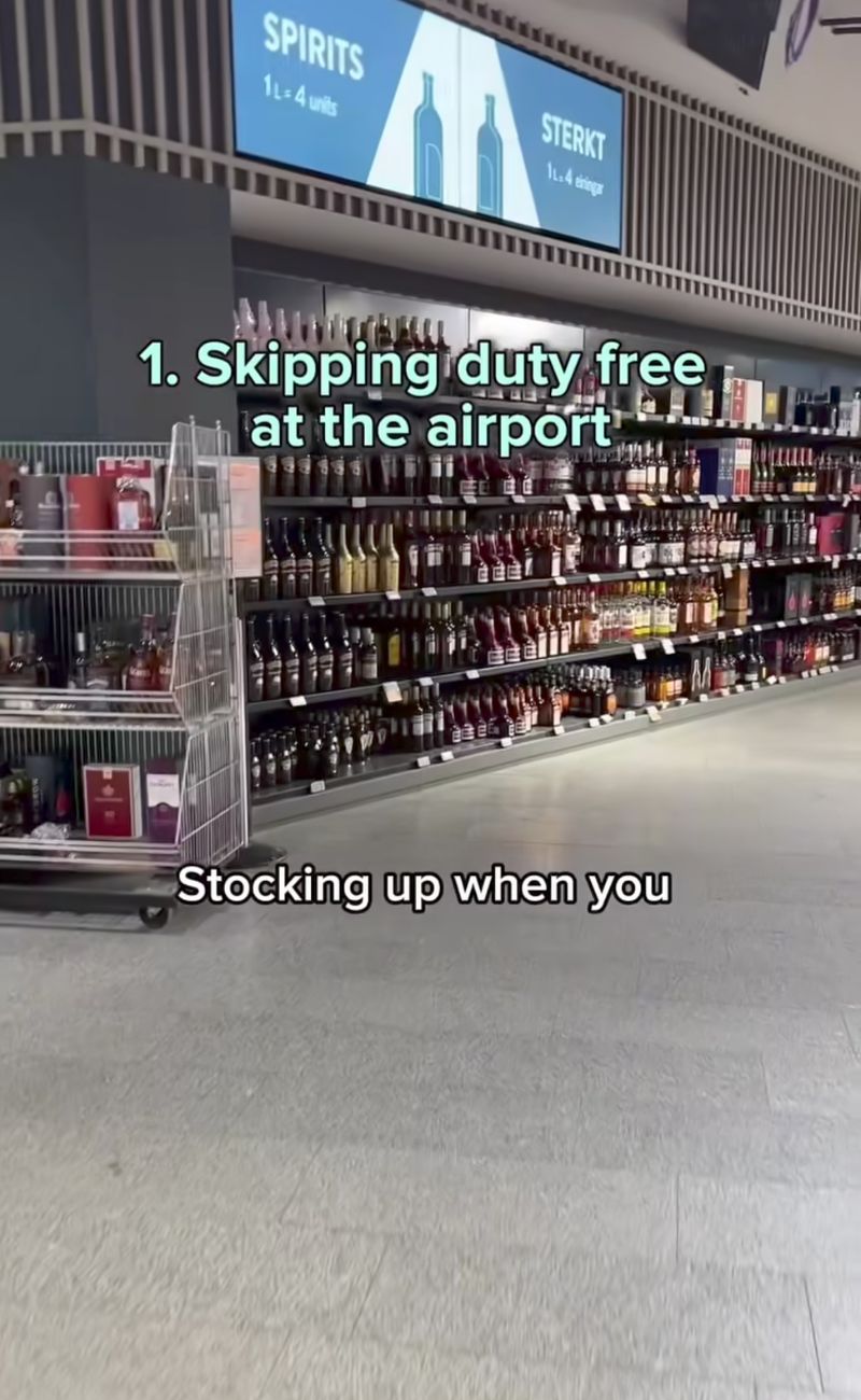 Quando si atterra in Islanda, una visita al "duty free" è consigliata: diversi beni, alimentari e non, costano meno rispetto al centro città.