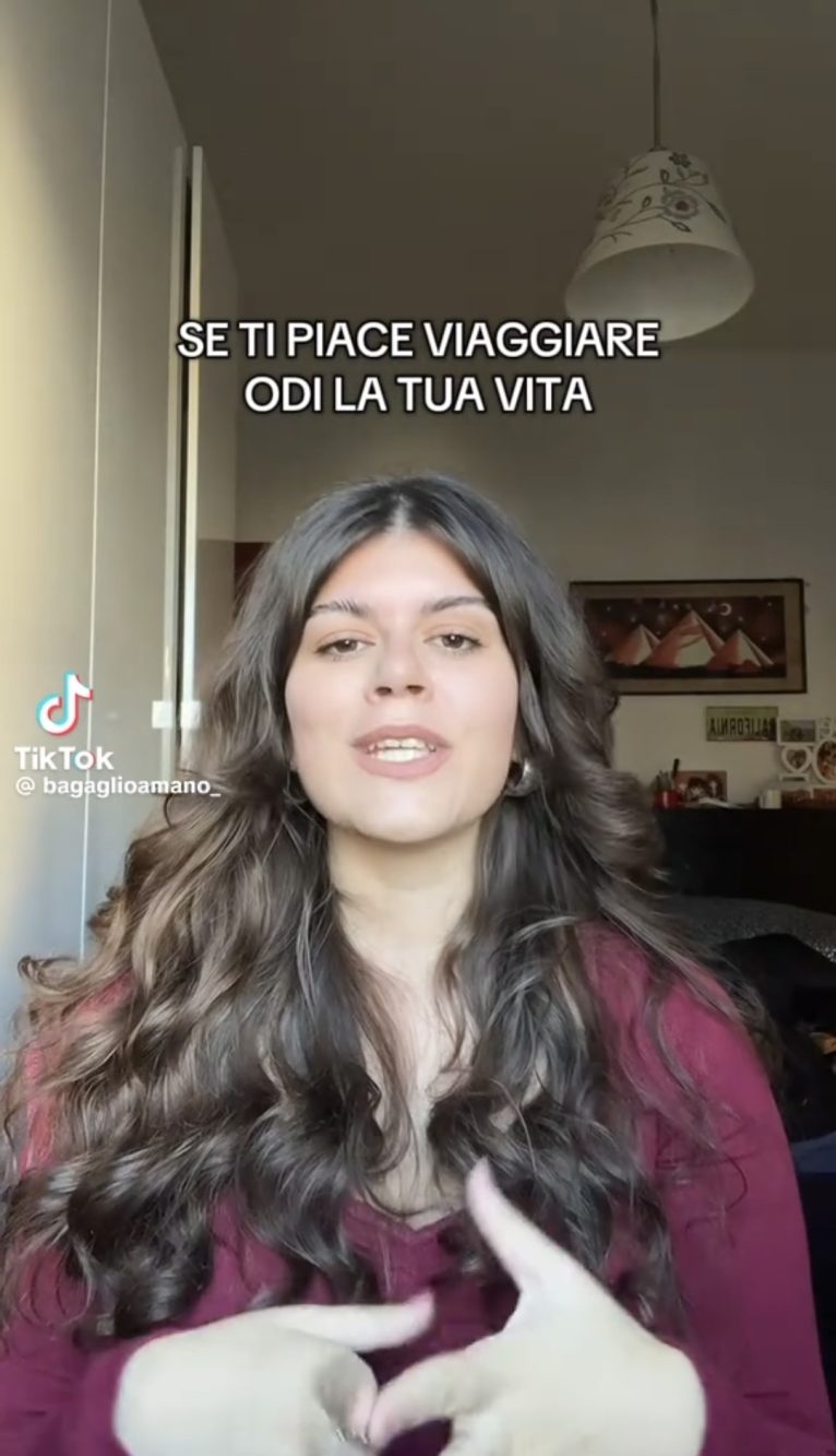 La content creator @bagaglioamano ha dedicato un video all'argomento "Amo viaggiare perché odio la mia vita".
