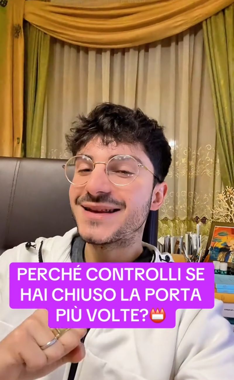 Michele Magliano, psicologo, ha spiegato cosa vuol dire se controlli ripetutamente di aver chiuso la porta.