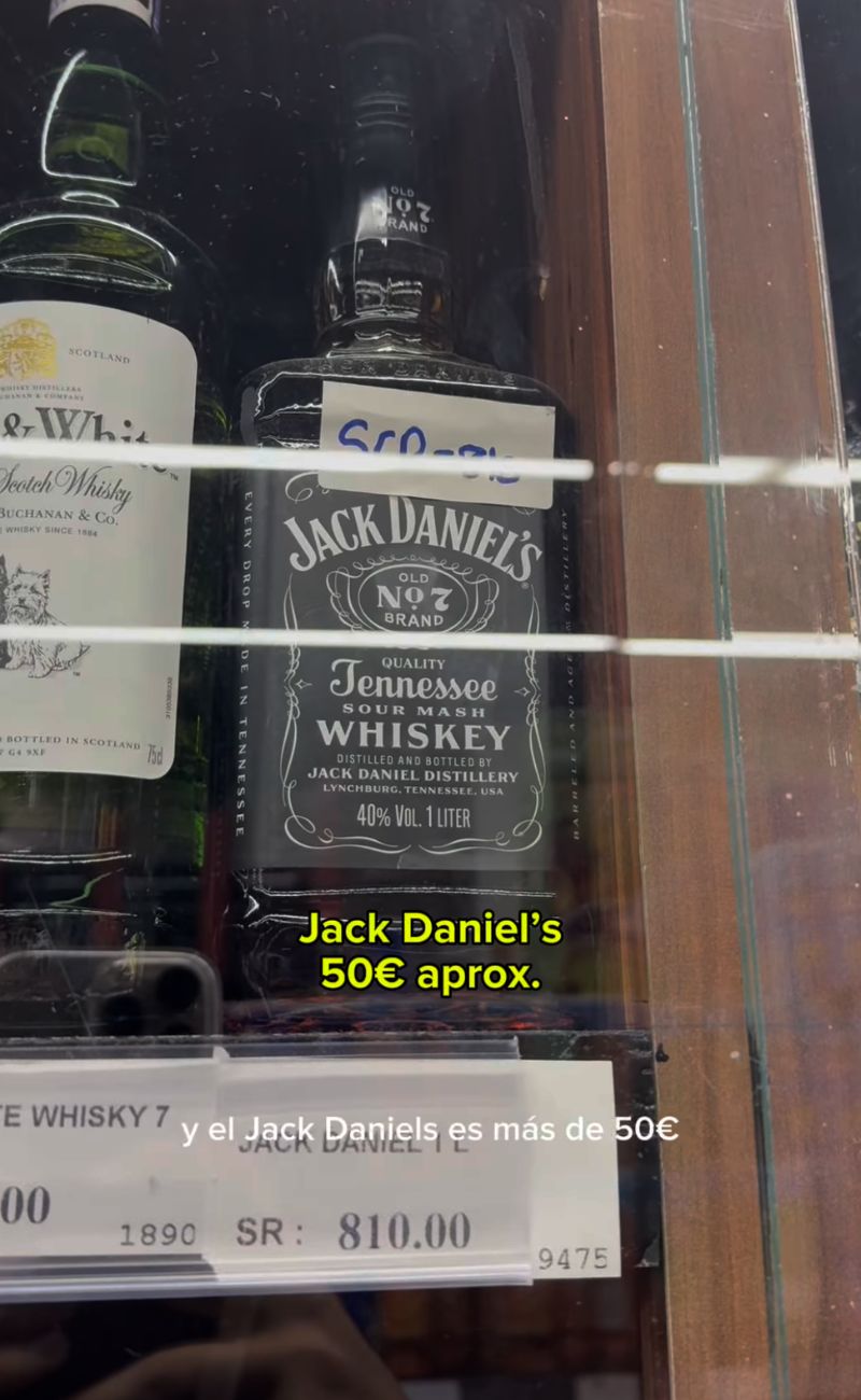Una bottiglia da un litro di Jack Daniels costa oltre 50€ alle Seychelles.