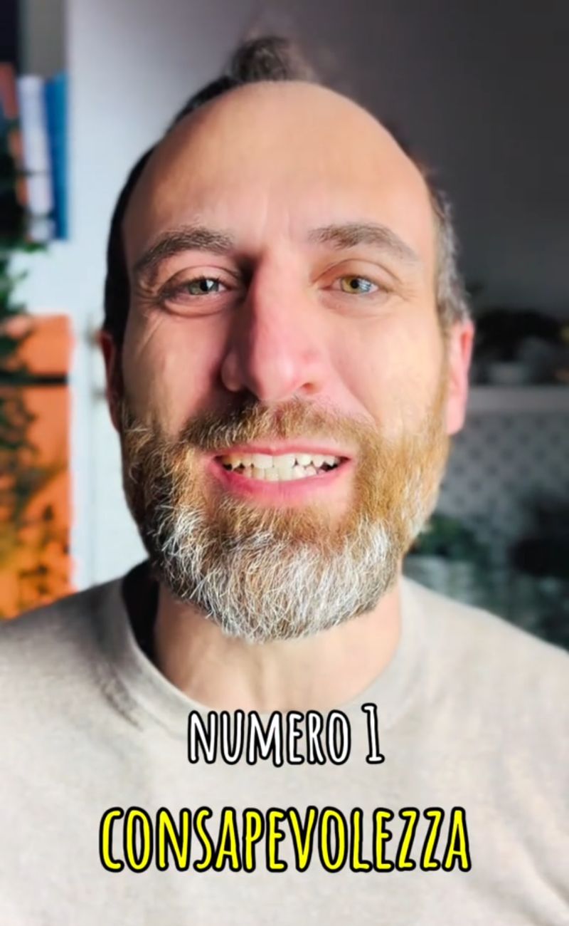 Giorgio, insegnante di meditazione, ha spiegato come riconoscere una persona davvero felice