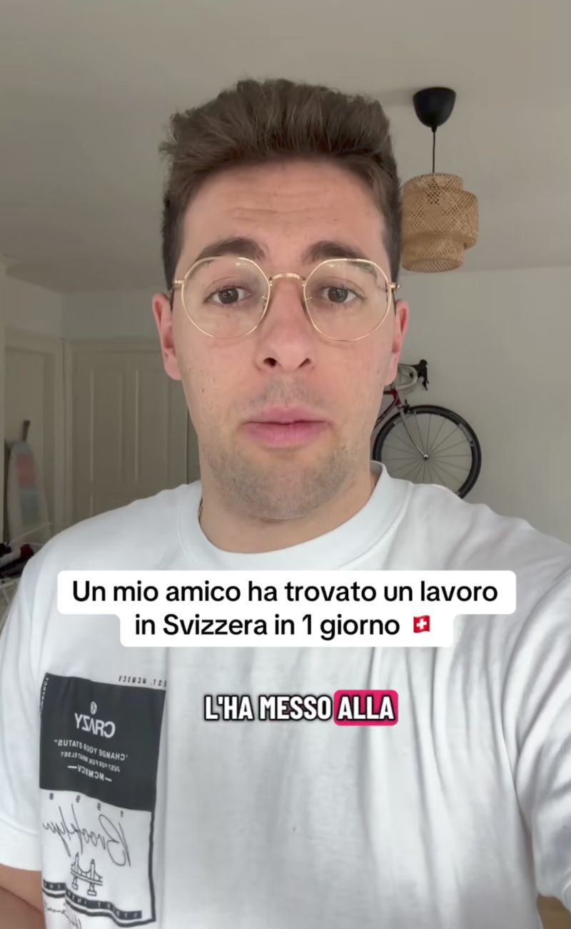 @matteoinswiss ha spiegato che un suo amico italiano ha trovato rapidamente lavoro in Svizzera