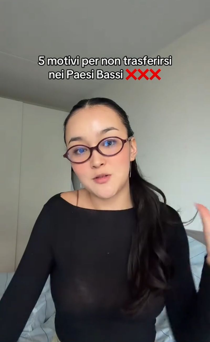 La tiktoker @anel_saifullina ha fornito 5 motivi per cui, secondo lei, un italiano non dovrebbe trasferirsi in Olanda - forumagricolturasociale.it