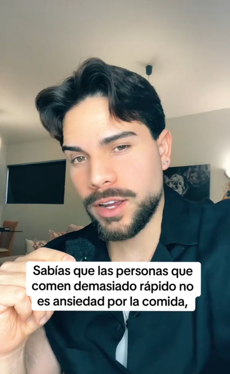 Lo psicologo @jrangelom ha spiegato cosa vuol dire quando una persona mangia molto velocemente