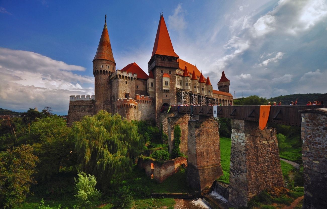 Il famosissimo castello Corvino. Credits: Paszczur01 - wikipedia. org