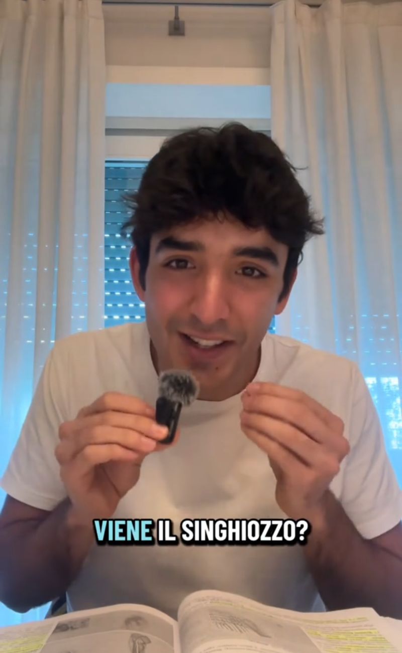 Lo studente di medicina ha spiegato cos'è il singhiozzo