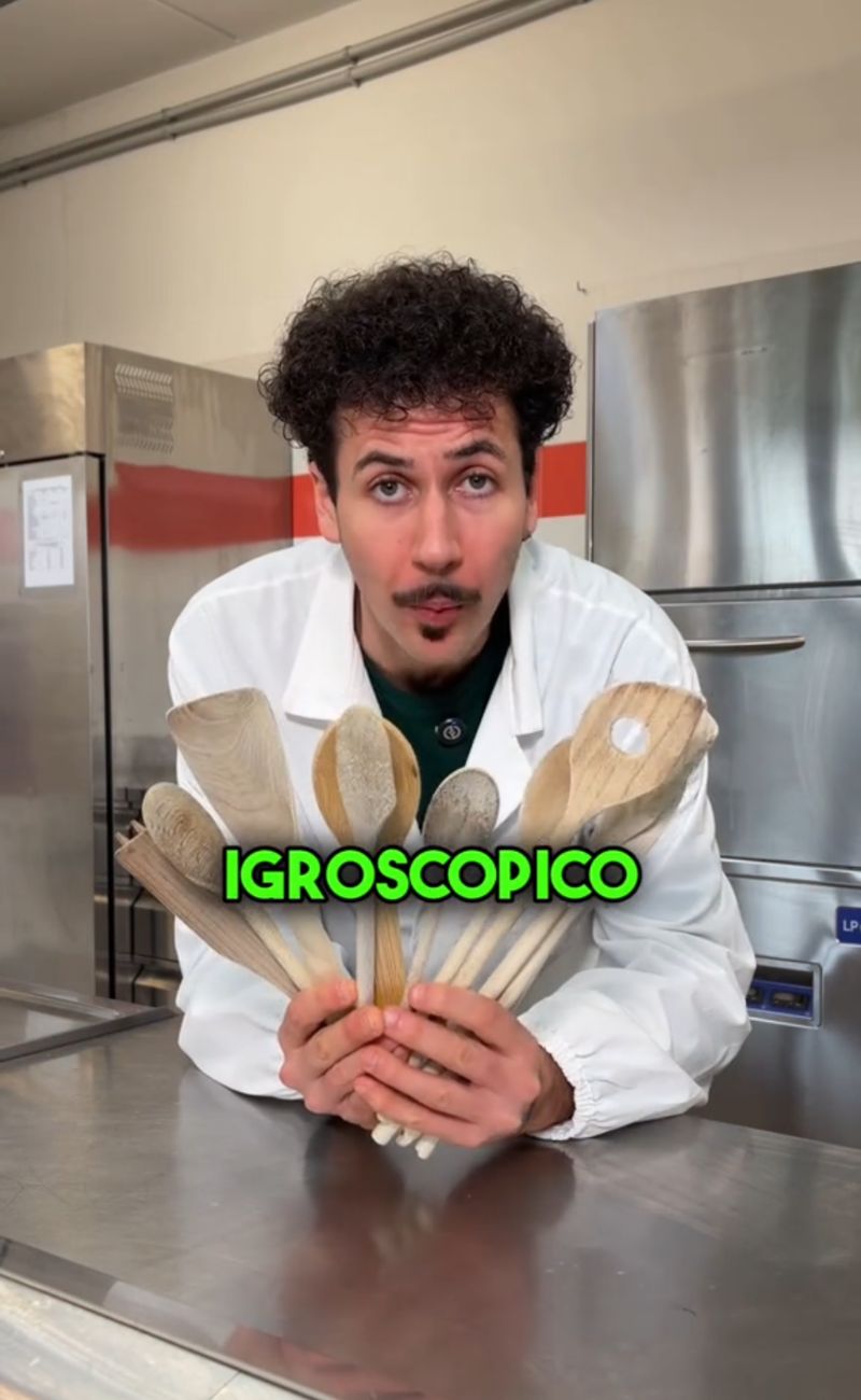 I mestoli di legno non sono più usati nella stragrande maggioranza delle cucine professionali.