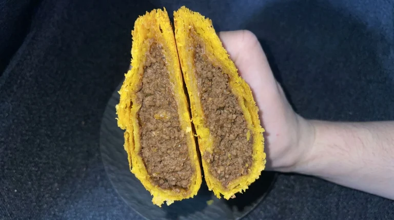 Patties giamaicani fatti in casa: la ricetta dei fagottini dorati di manzo speziato