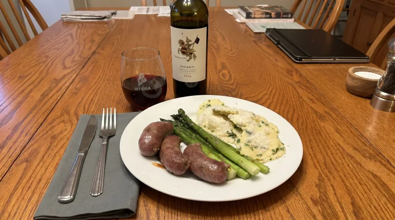 Ravioli della nonna con asparagi selvatici e salsiccia: la ricetta contadina di primavera