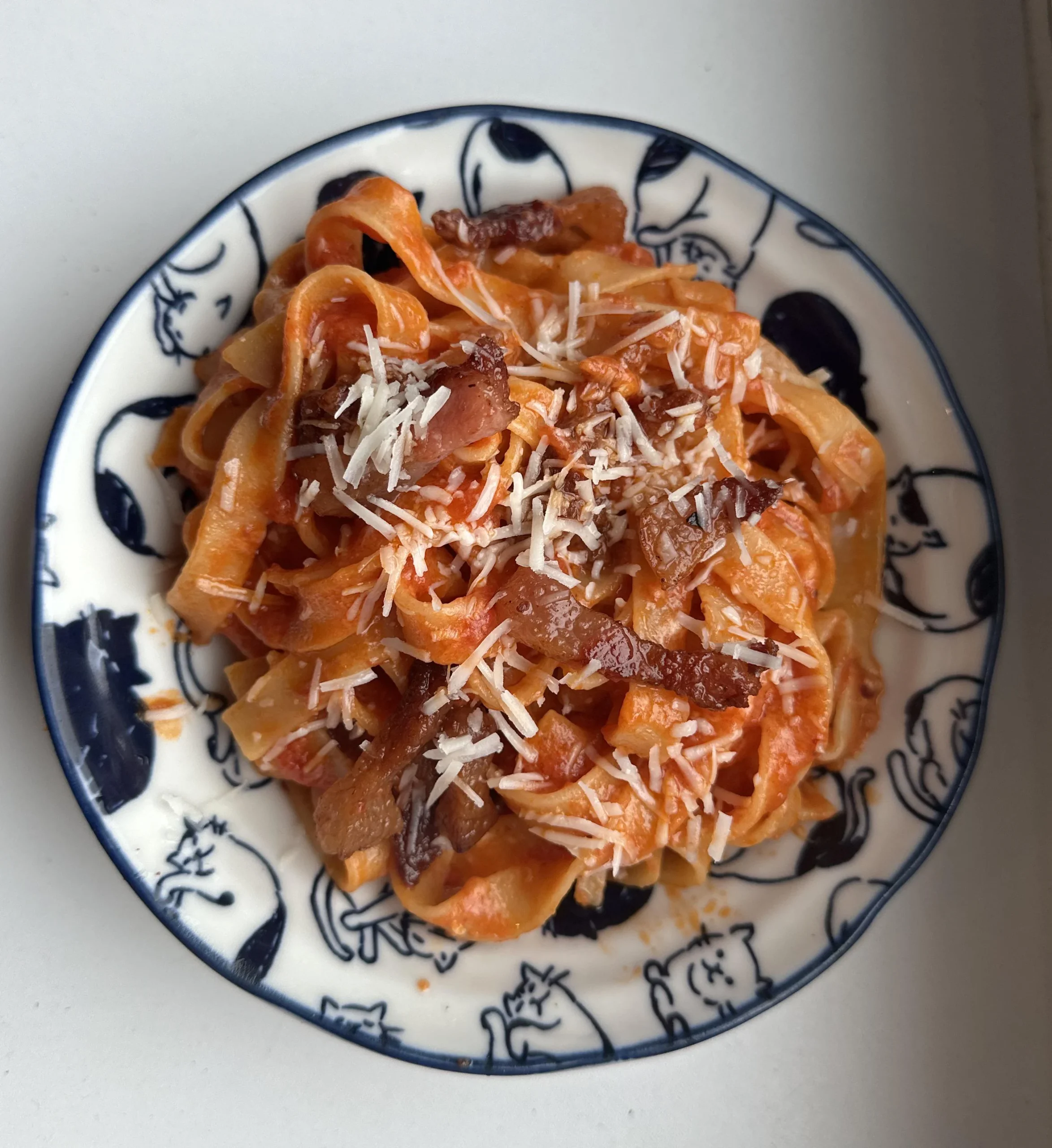 Amatriciana della nonna: la ricetta originale di Amatrice tra storia, scienza del guanciale e errori da evitare