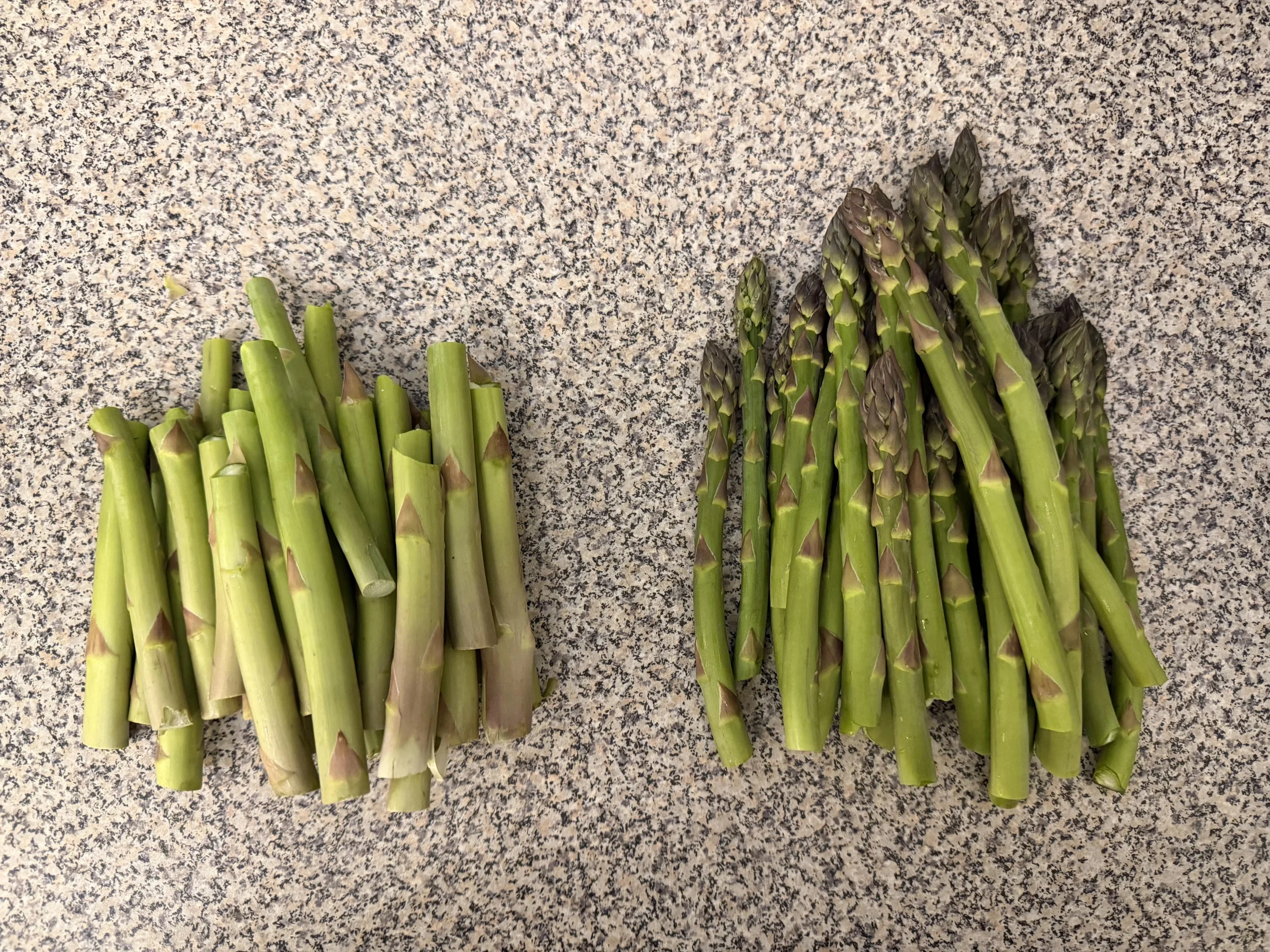 Asparagi: il trucco della nonna per non buttare via la parte dura (e ricette antispreco)