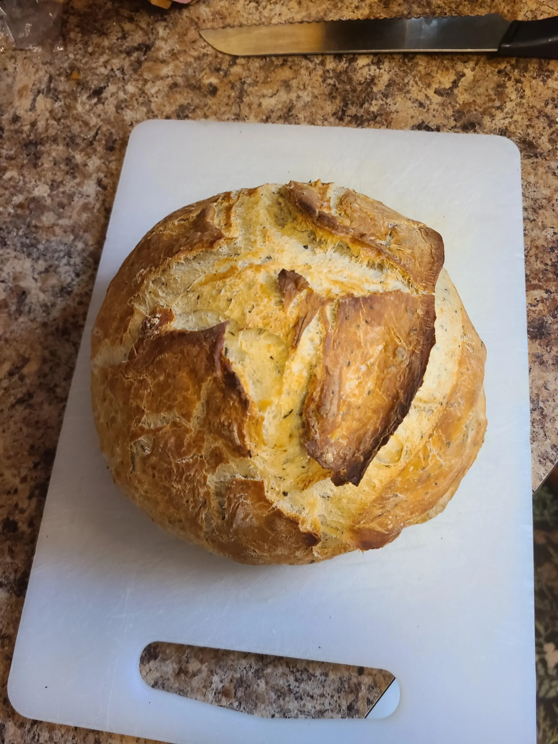 Pane senza impasto: la ricetta lenta che riporta in cucina i gesti della nonna