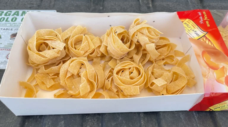 Insetti nella pasta e nella farina: chi sono, come entrano e come eliminarli in cucina