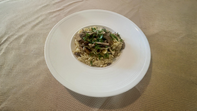 Risotto ai funghi: il brodo di carne è l'errore che spegne i porcini