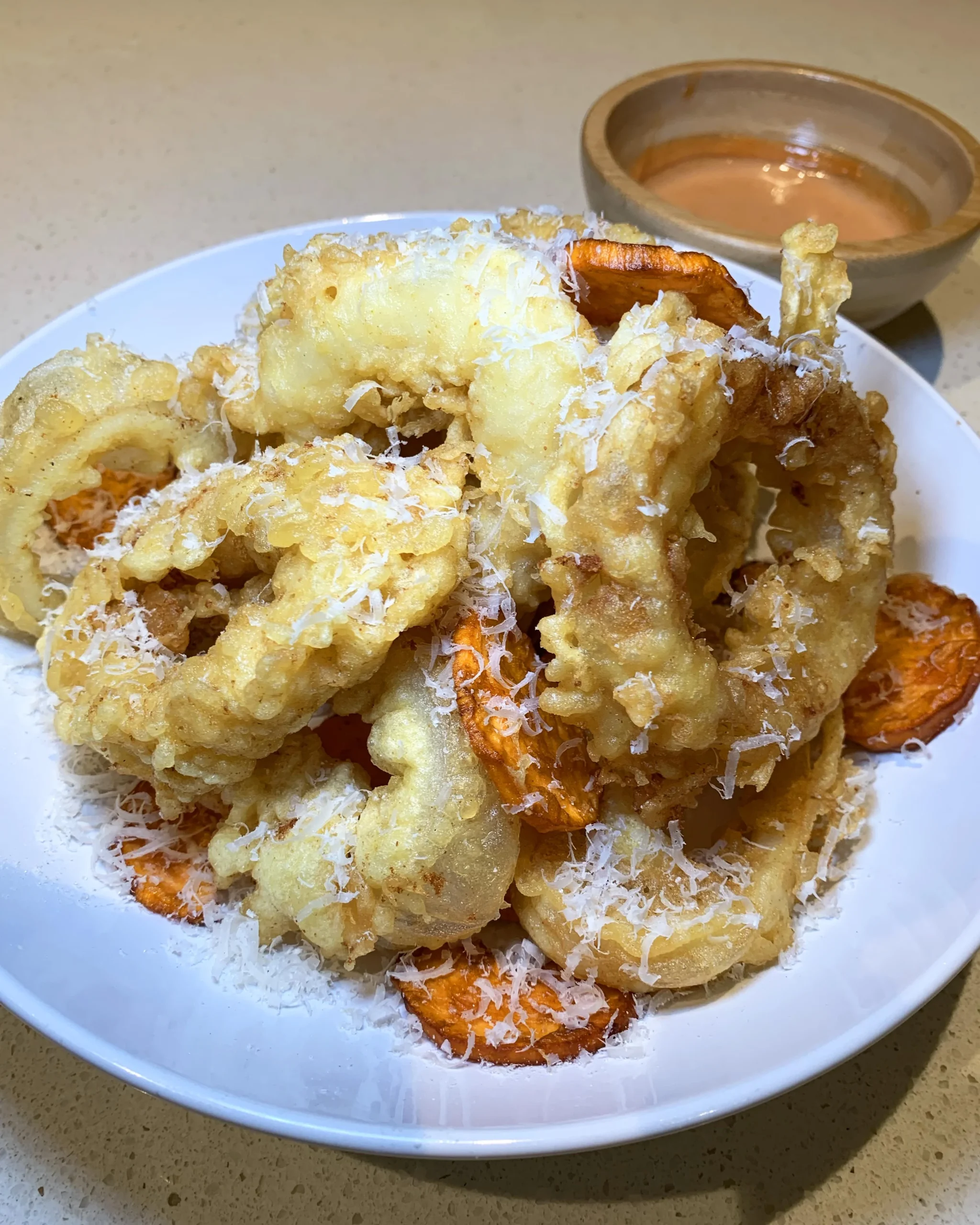 Calamari fritti gommosi: la finestra dei 90 secondi che quasi nessuno rispetta