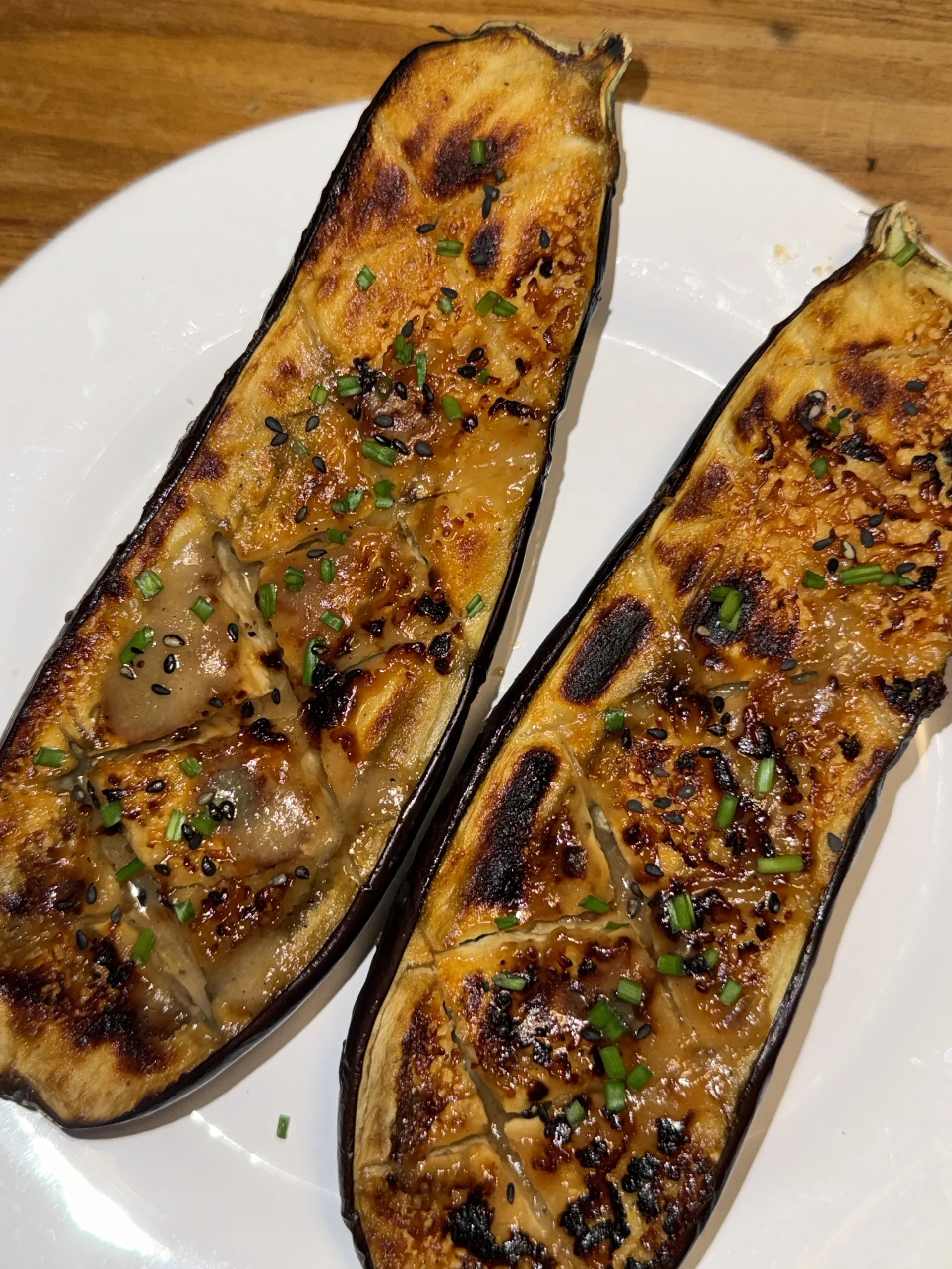 Melanzane al miso: la spugna che beve l'olio e te lo ridà indietro