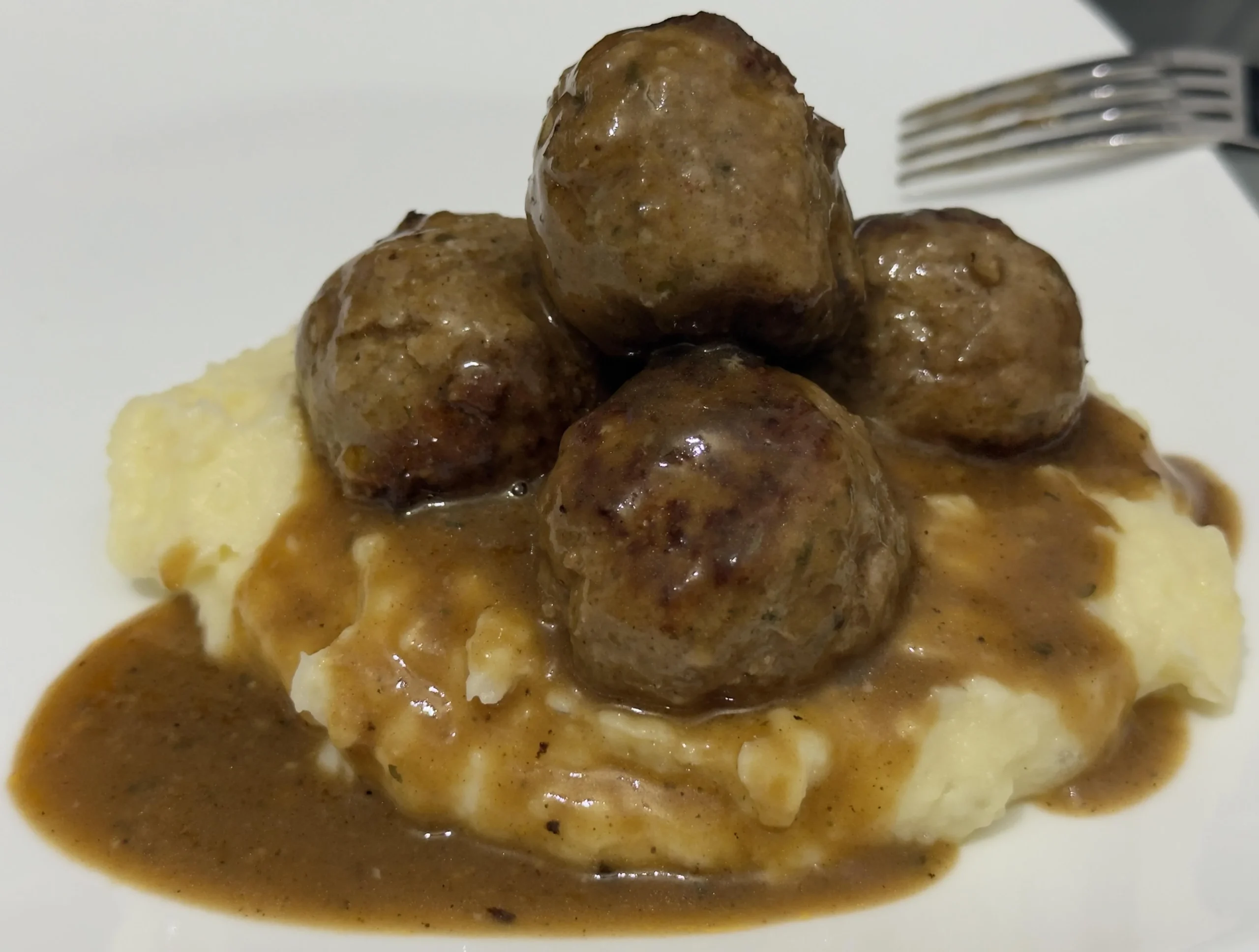 Polpette fatte in casa e purè: la scienza nascosta nel piatto della nonna