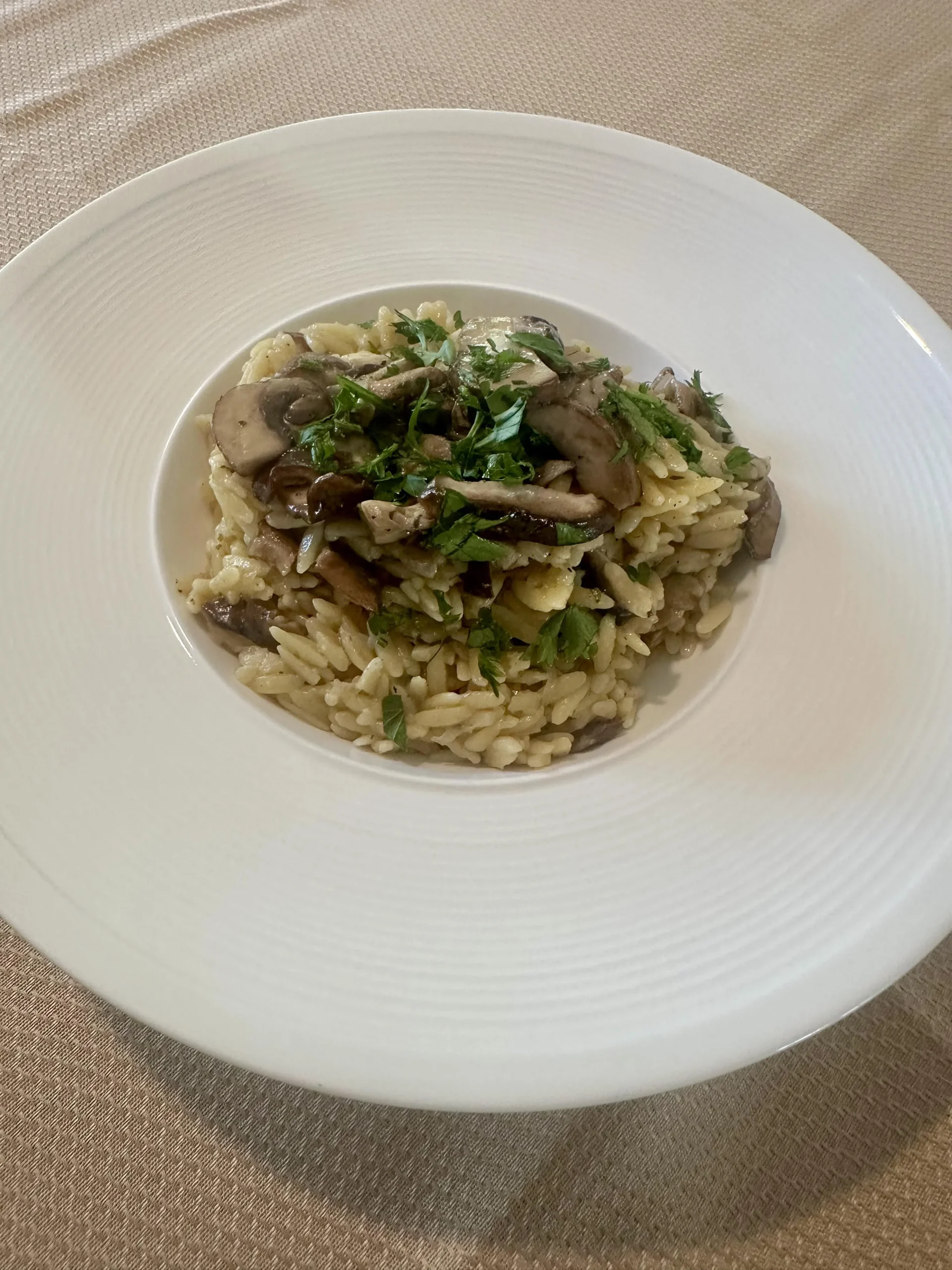 Risotto ai funghi: il brodo di carne è l'errore che spegne i porcini