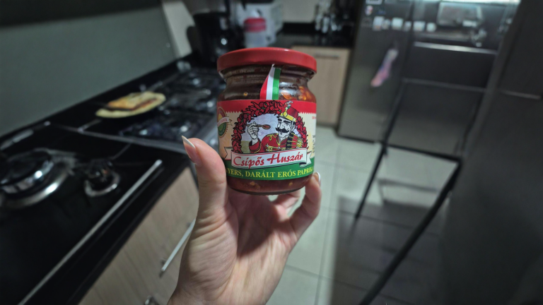 Paprika, il gesto che cambia tutto: spegni il fuoco prima di versarla o diventa amara