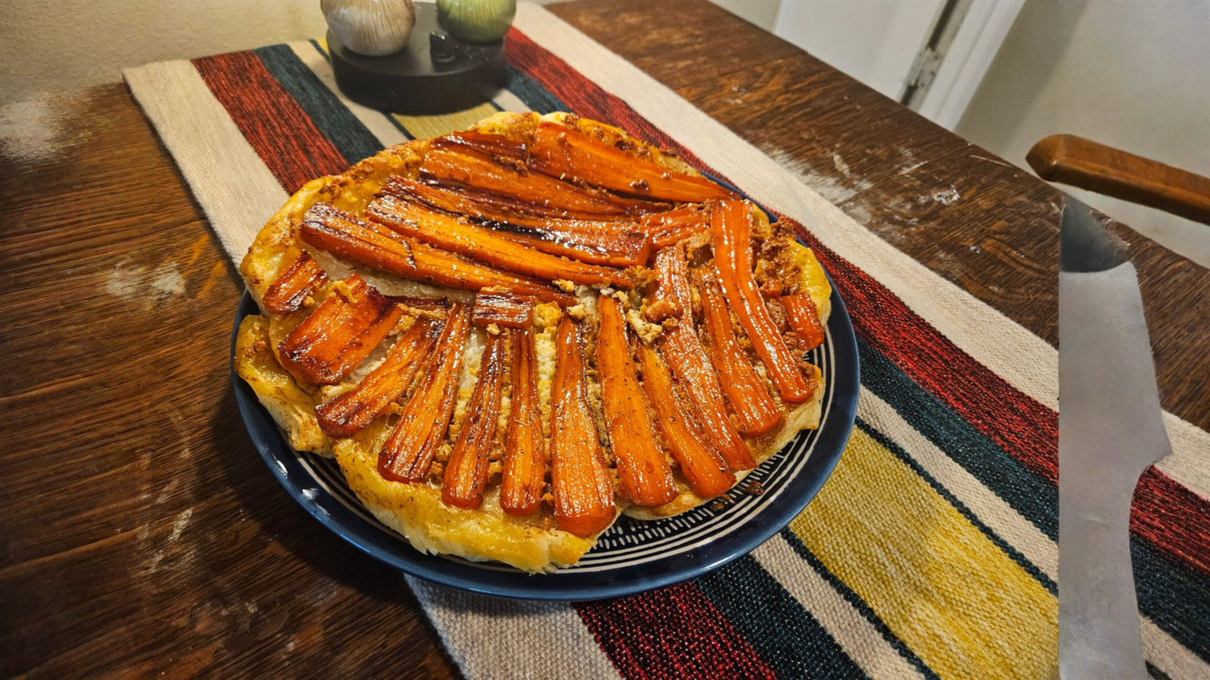 Tarte tatin di carote: perché quelle raccolte dopo la prima gelata caramellano e le altre no