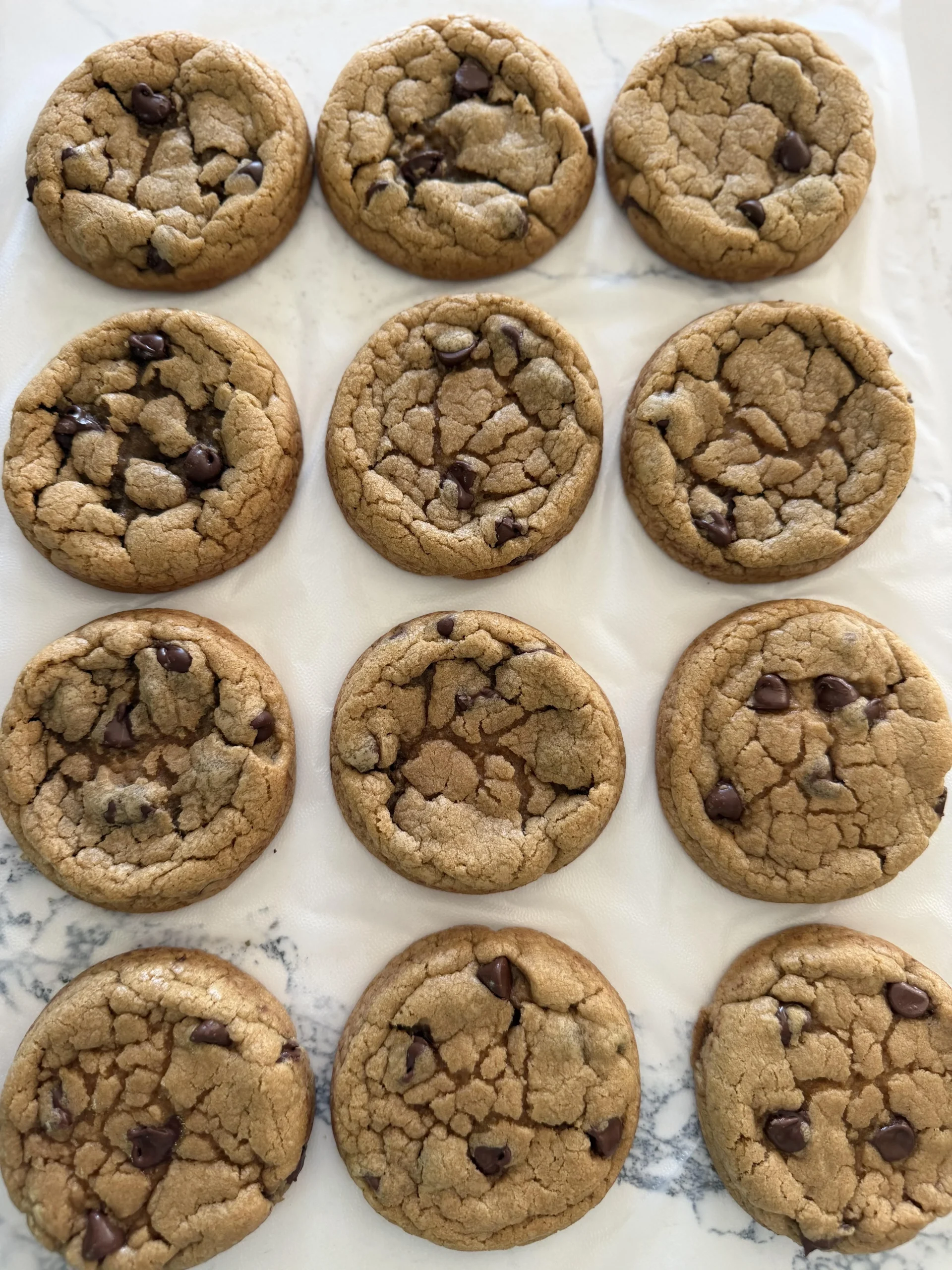 Biscotti che si allargano in forno: la forma sulla teglia ti dice quale ingrediente hai sbagliato
