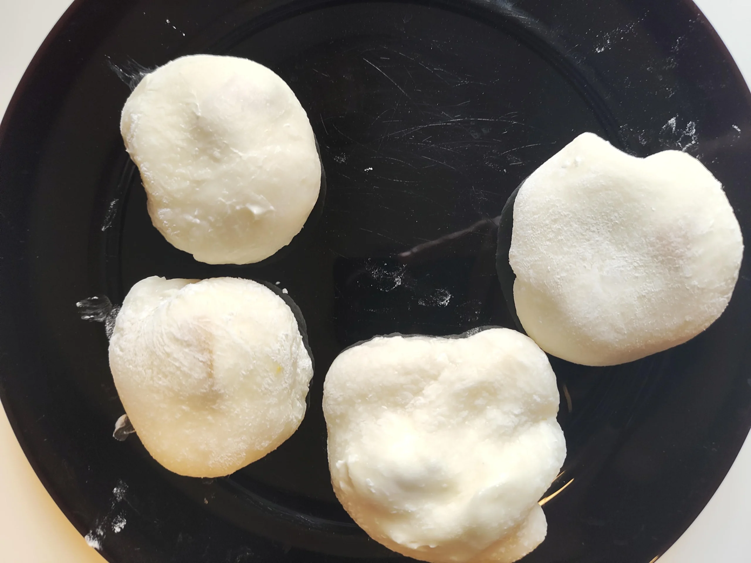 Mochi fatto in casa che si attacca a tutto: non è un errore, è amido puro